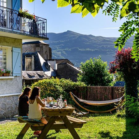 Pyrenees Cycling Lodge Saint-Savin  Exteriör bild