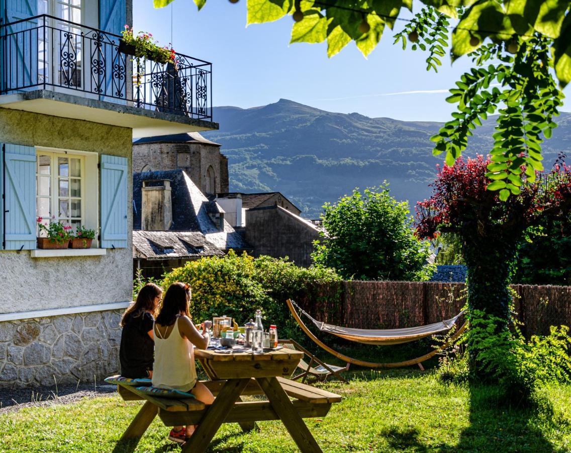 Pyrenees Cycling Lodge Saint-Savin  Exteriör bild