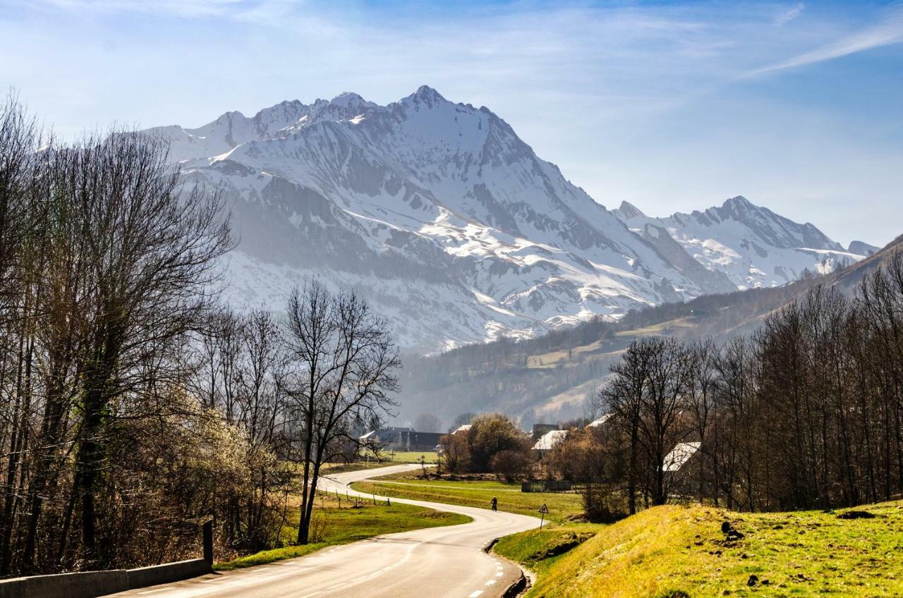 Pyrenees Cycling Lodge Saint-Savin  Exteriör bild