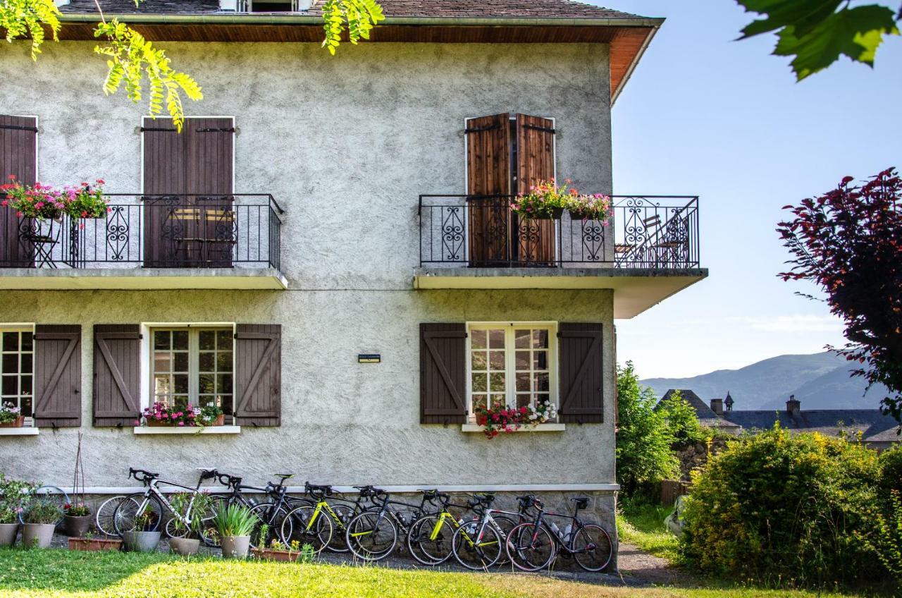 Pyrenees Cycling Lodge Saint-Savin  Exteriör bild